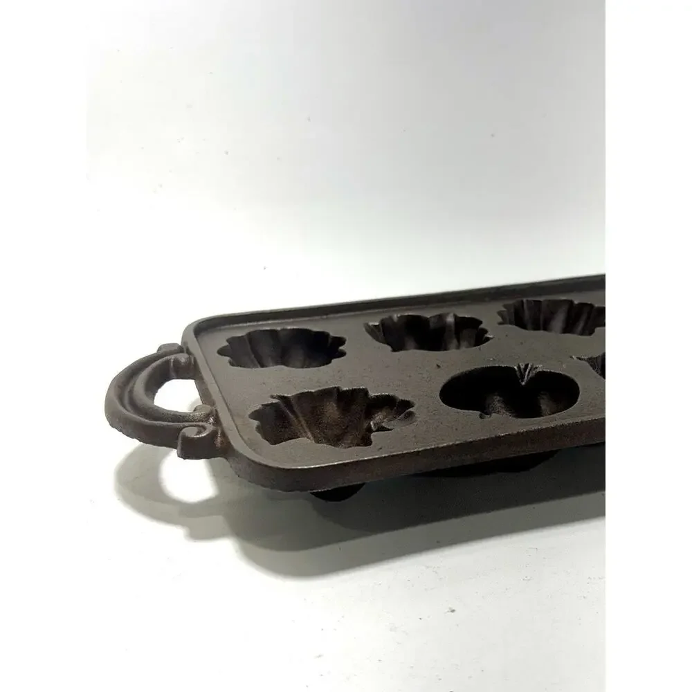 Vintage John Wright Cast Iron Cornbread Pan Fruit Mold USA 8 Slot